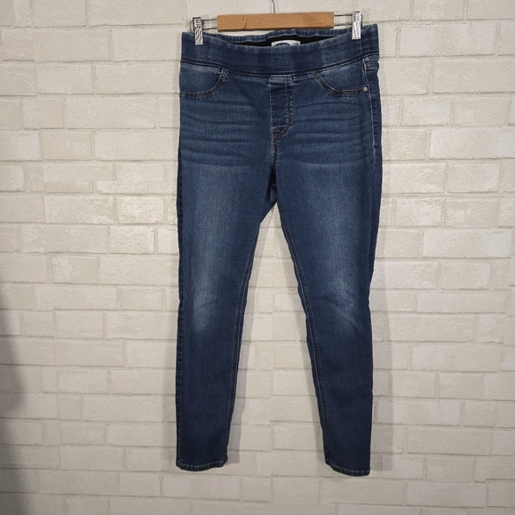 Old Navy Denim - Old Navy Rockstar super skinny jeans